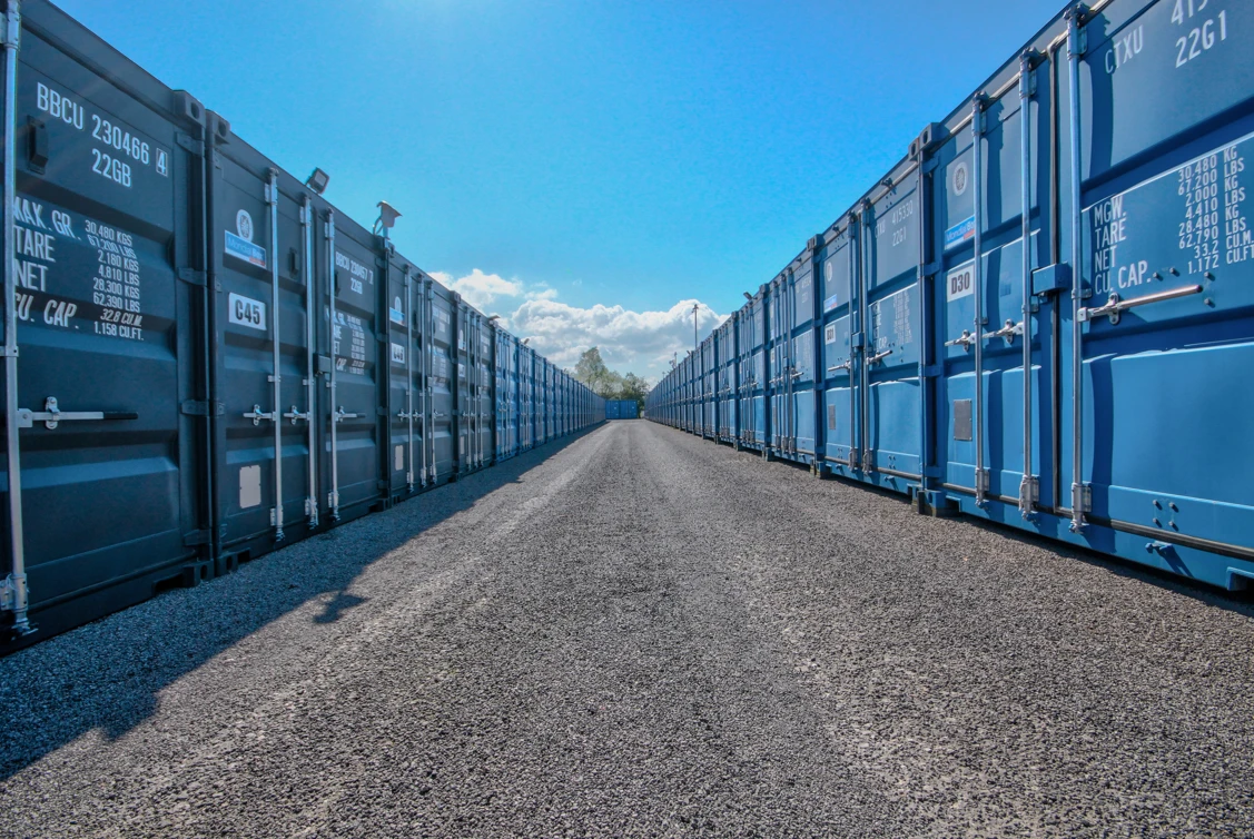 allée box de stockage bleu et gris MondialBox Thionville